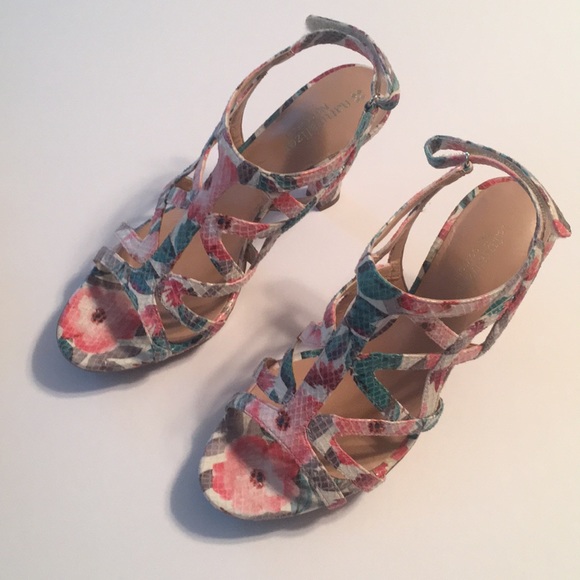 Naturalizer Shoes - 💎Naturalizer slingback flower sandal w/3.5 heel